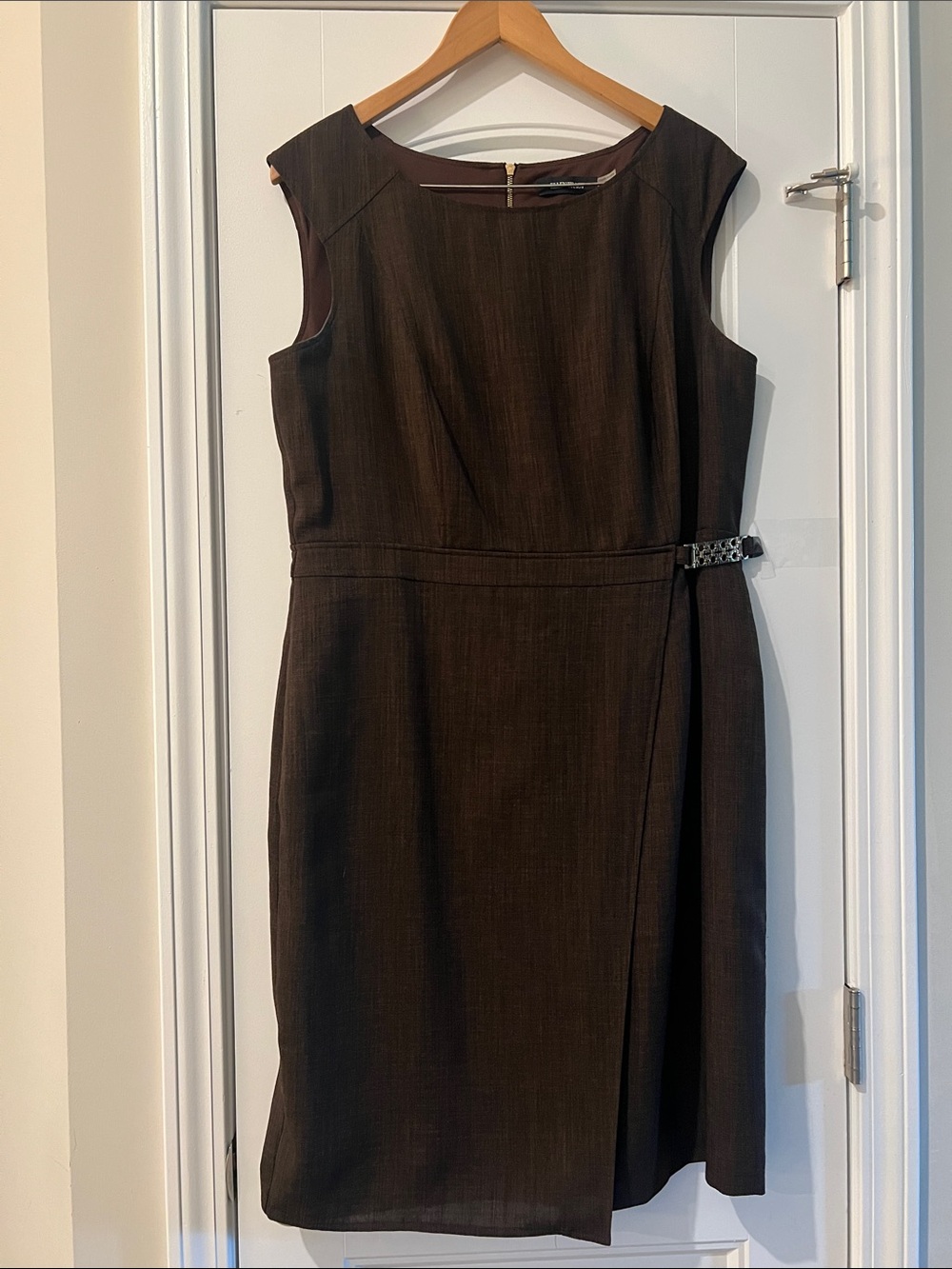 Ellen Tracy Sleeveless  Career Dress Chocolate gold accents
